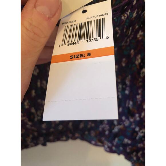 Band of Gypsies Band of the Free Women's Agathe Purple Floral Smocked Top Size S - Picture 7 of 9